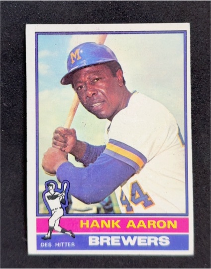 1975 Topps #300 Hank Aaron — front
