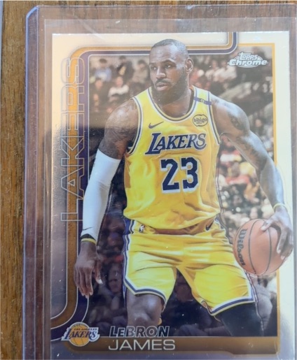 2020 Topps Chrome #23 LeBron James — front