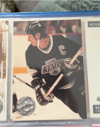 1993 Upper Deck #1 Wayne Gretzky — front