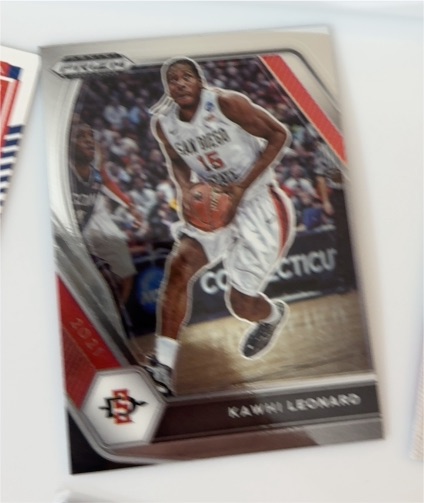 2021 Panini Prizm #15 Kamm Leonard — front