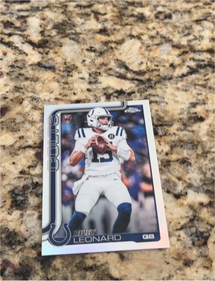 2025 Topps Chrome #318 Riley Leonard — front
