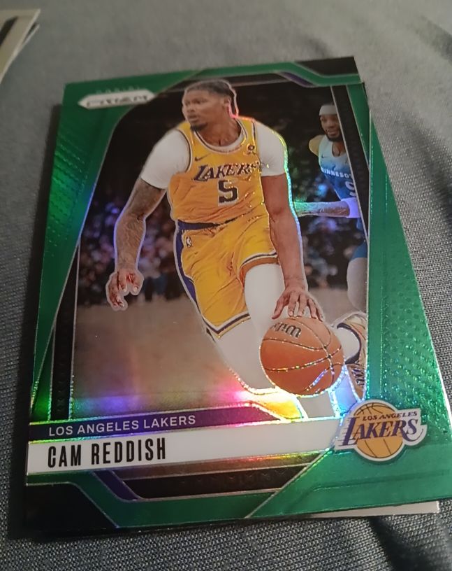 2024-25 Panini Prizm #60 Cam Reddish Green Prizm Los Angeles Lakers — front