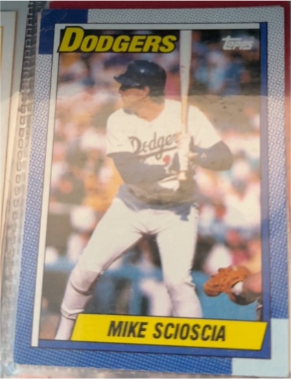 1990 Topps #605 Mike Scioscia — front