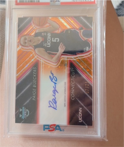 2023 Bowman U Chrome #90 Paige Bueckers Orange Shimmer Auto — front
