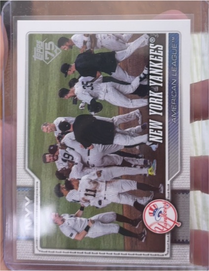 2026 Topps Series 2 #628 New York Yankees Team Card — front