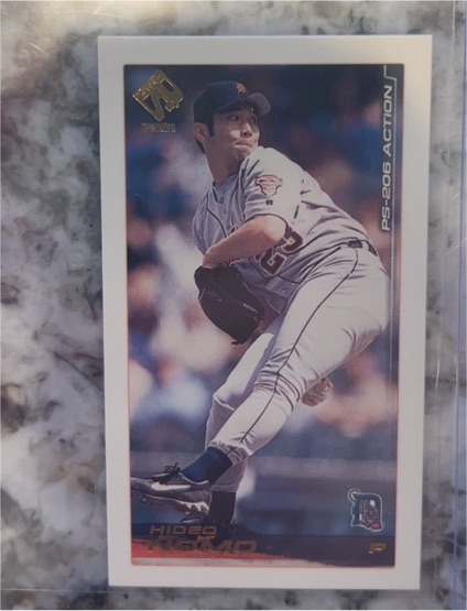 2001 Pacific Private Stock PS-206 Action #28 Hideo Nomo — front