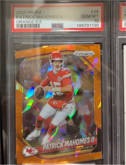2025 Panini Prizm #26 Patrick Mahomes II Orange Ice — front