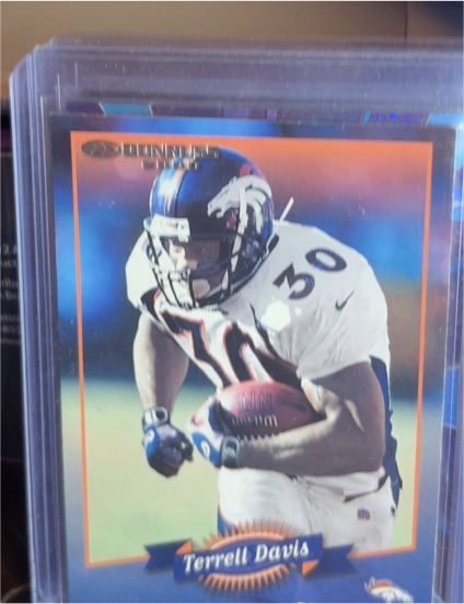 2000 Donruss #48 Terrell Davis — front
