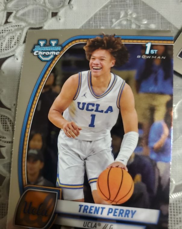 2024-25 Bowman University Chrome #67 Trent Perry — front