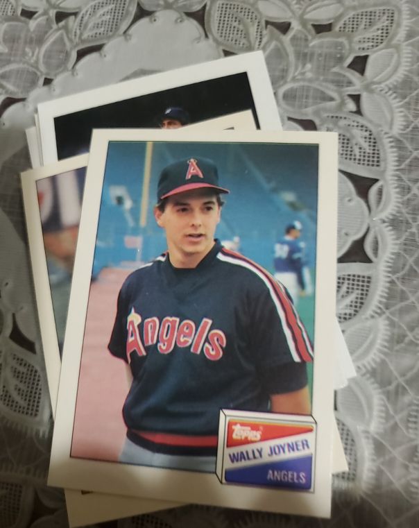 1988 Topps Bazooka #10 Wally Joyner — front