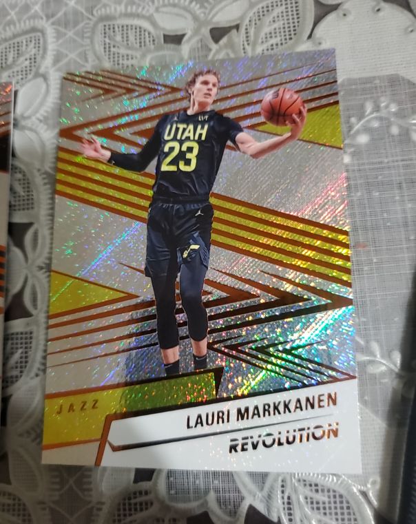 2024-25 Panini Revolution #66 Lauri Markkanen — front