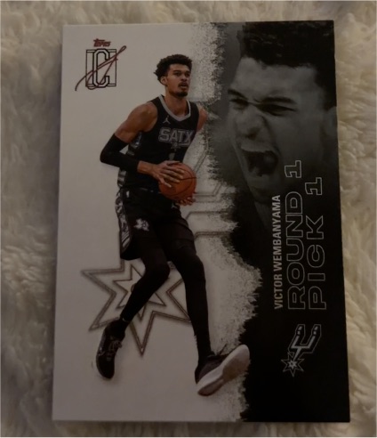 2024 Topps Victor Wembanyama Round Pick Rookie Card — front
