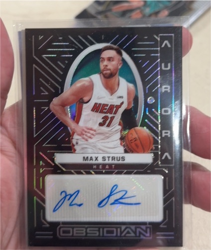 2021-22 Panini Obsidian Aurora #AUR-MAX Max Strus — front