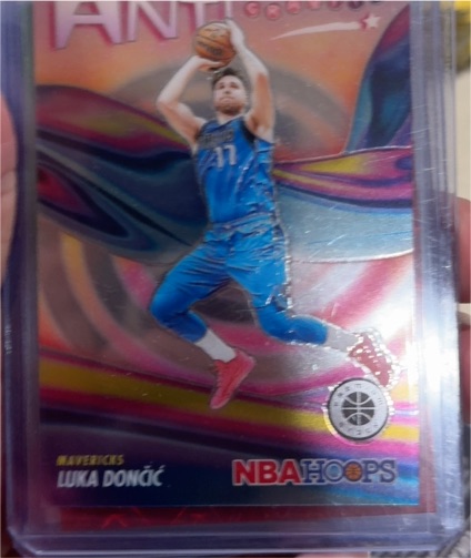 2023-24 Panini NBA Hoops Premium Stock #4 Luka Dončić Anti-Gravity — front