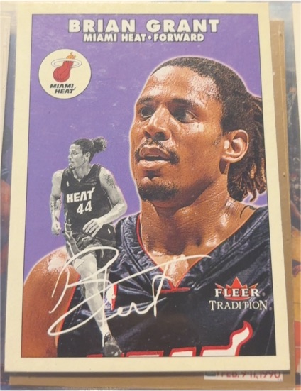 2000-01 Fleer Tradition #10 Brian Grant — front
