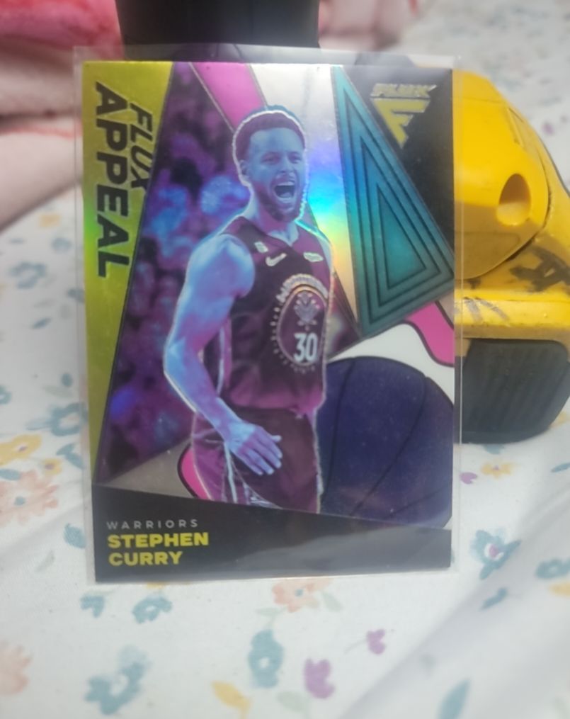 2022-23 Panini Flux #12 Stephen Curry Flux Appeal — front