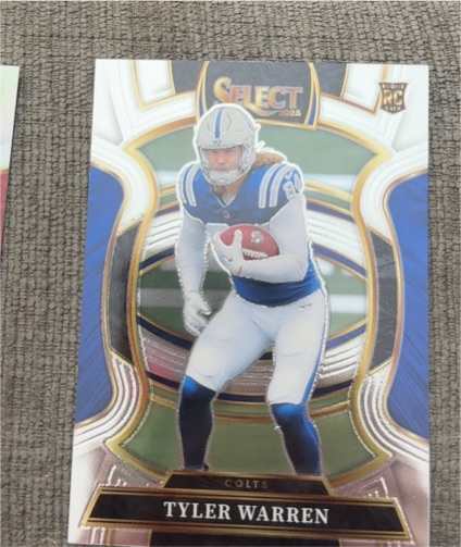 2025 Panini Select Concourse #33 Tyler Warren — front