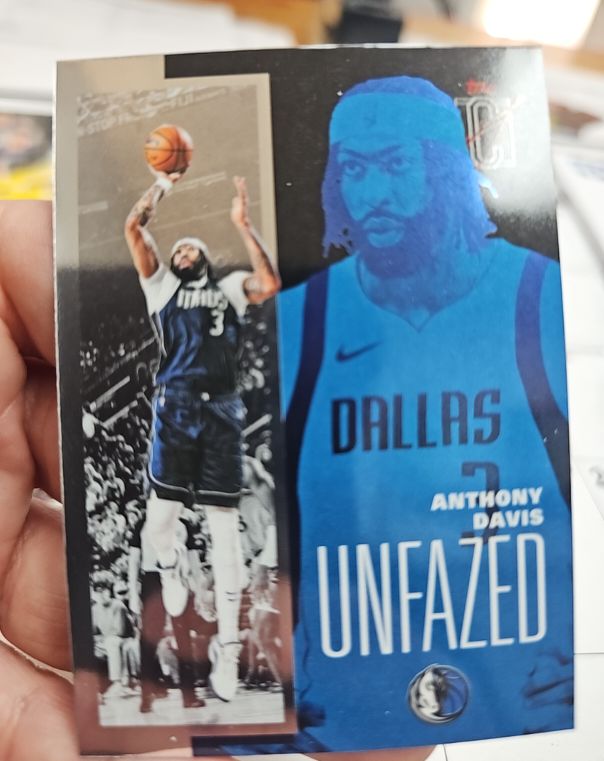 2026 Topps Signature Class Unfazed #FAZE-4 Anthony Davis — front