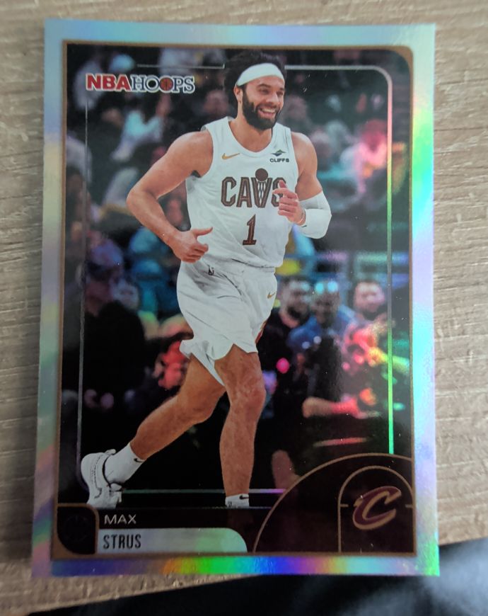 2025-26 Topps NBA Hoops #27 Max Strus — front