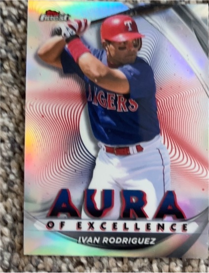 2022 Topps Finest #AE-IR Ivan Rodriguez Aura of Excellence — front
