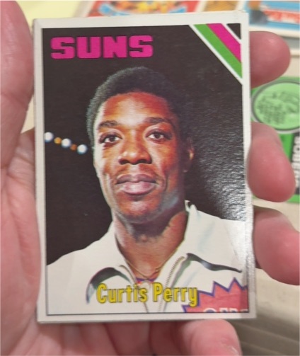 1975-76 Topps #76 Curtis Perry — front