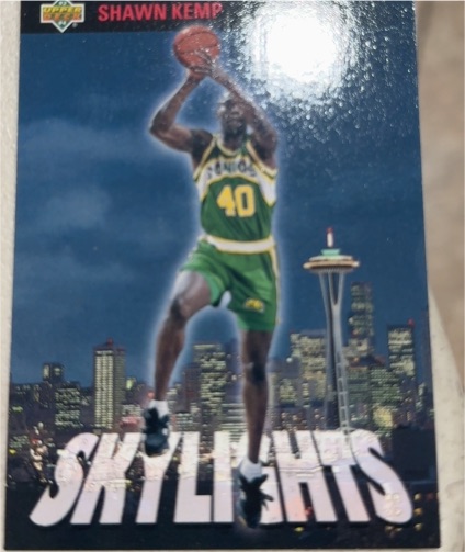 1993-94 Upper Deck Skylights #475 Shawn Kemp — front