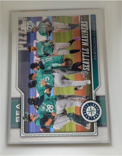 2026 Topps Series 2 #525 Seattle Mariners Team Card — front