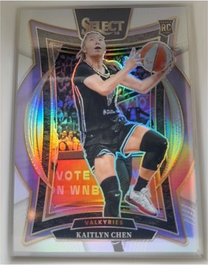 2025 Panini Select WNBA #74 Kaitlyn Chen Silver Prizm — front