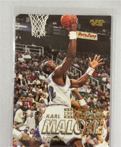 1997-98 Fleer #32 Karl Malone — front