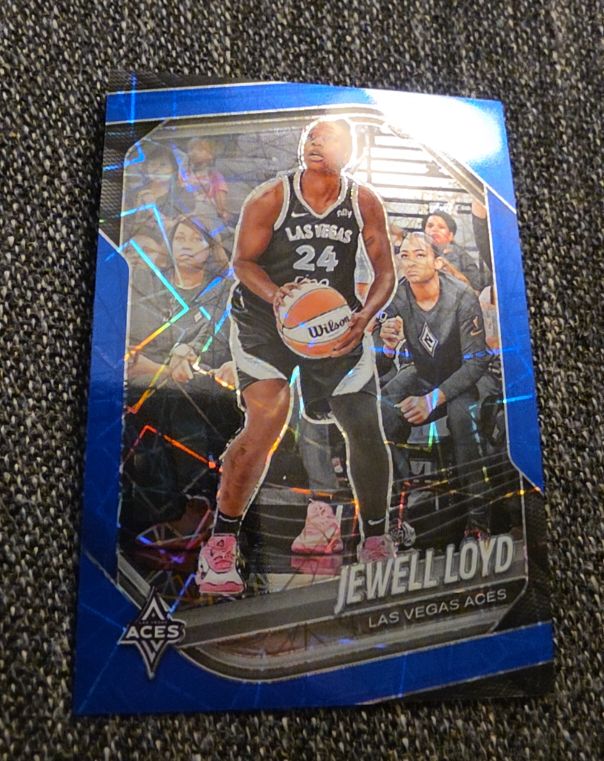 2025 Panini Prizm WNBA #57 Jewell Loyd Blue Velocity Prizm Las Vegas Aces — front