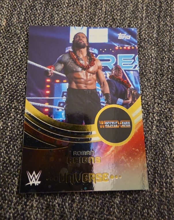 2025 Topps Universe WWE #253 Roman Reigns Wrestlemania — front