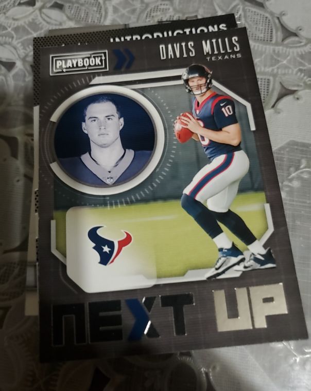 2021 Panini Playbook #NXT-DMI Davis Mills — front