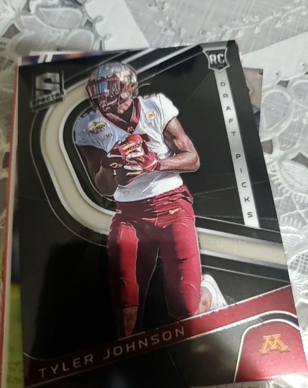 2020 Panini Chronicles Draft Picks Spectra #10 Tyler Johnson — front