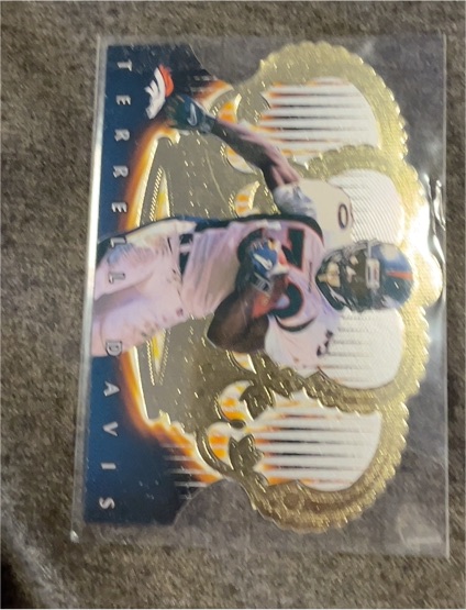1998 Pacific Crown Royale #34 Terrell Davis — front