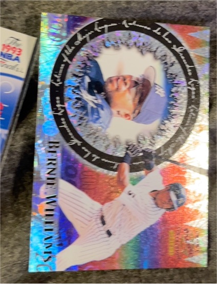 2000 Pacific Crown Collection #24 Bernie Williams — front