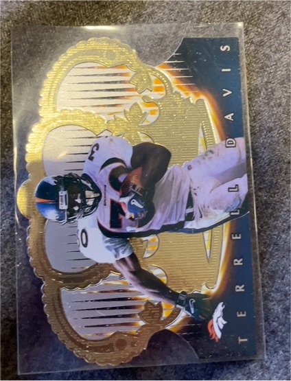 1998 Pacific Crown Royale #34 Terrell Davis — front