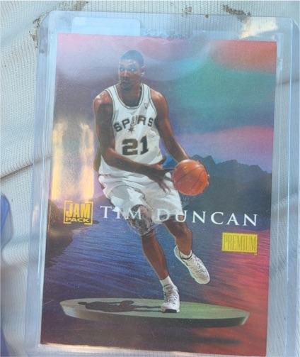 1997 Skybox Premium #112 Tim Duncan Rookie Card — front