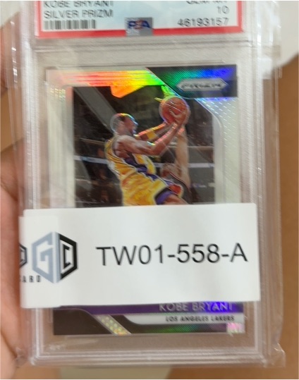 2018 Panini Prizm #15 Kobe Bryant — front