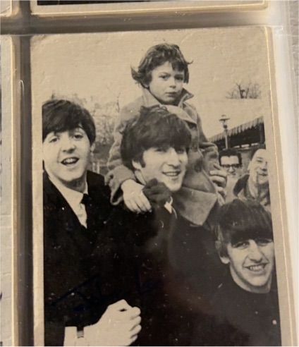 1964 Topps Beatles #104 The Beatles — front