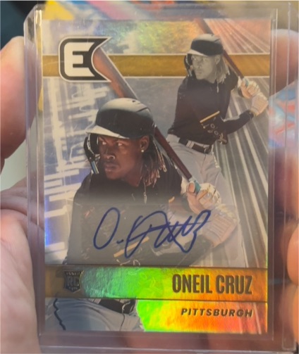 2022 Panini Chronicles Essentials #2 Oneil Cruz Rookie Autograph — front