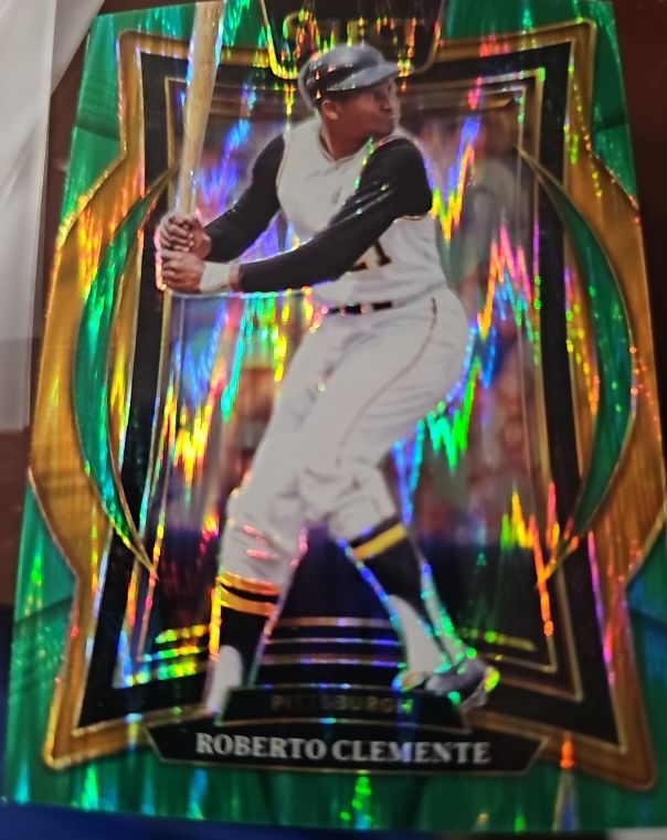 2025 Panini Select #10 Roberto Clemente — front