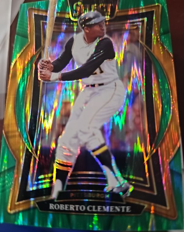 2025 Panini Select #10 Roberto Clemente — front