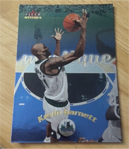 2000 Fleer Mystique #53 Kevin Garnett — front