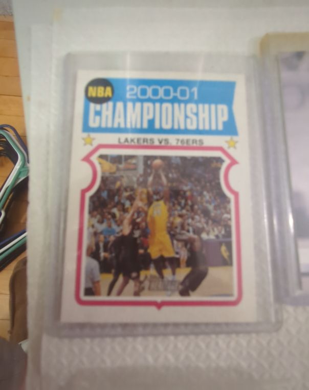2000-01 Topps Heritage #249 Shaquille O'Neal Lakers Vs 76ers — front
