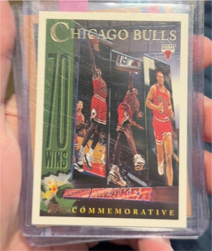 1996 Topps #72 Chicago Bulls 70 Wins Commemorative Michael Jordan — front