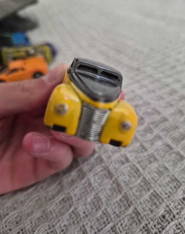 1978 Hot Wheels Auburn 852 Yellow — front