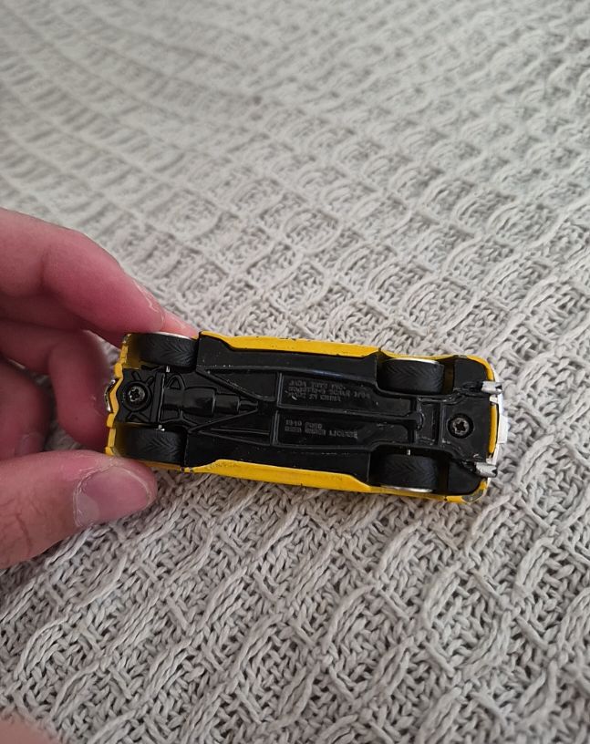 1970 Hot Wheels #21 Yellow Custom Camaro — front