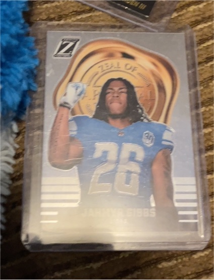 2023 Panini Zenith Zeal of Approval #28 Jahmyr Gibbs — front