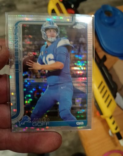 2025 Topps Chrome #102 Jared Goff — front