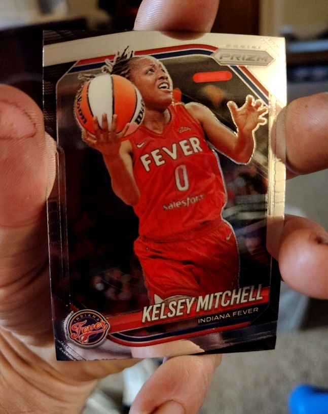 2025 Panini Prizm WNBA #35 Kelsey Mitchell — front